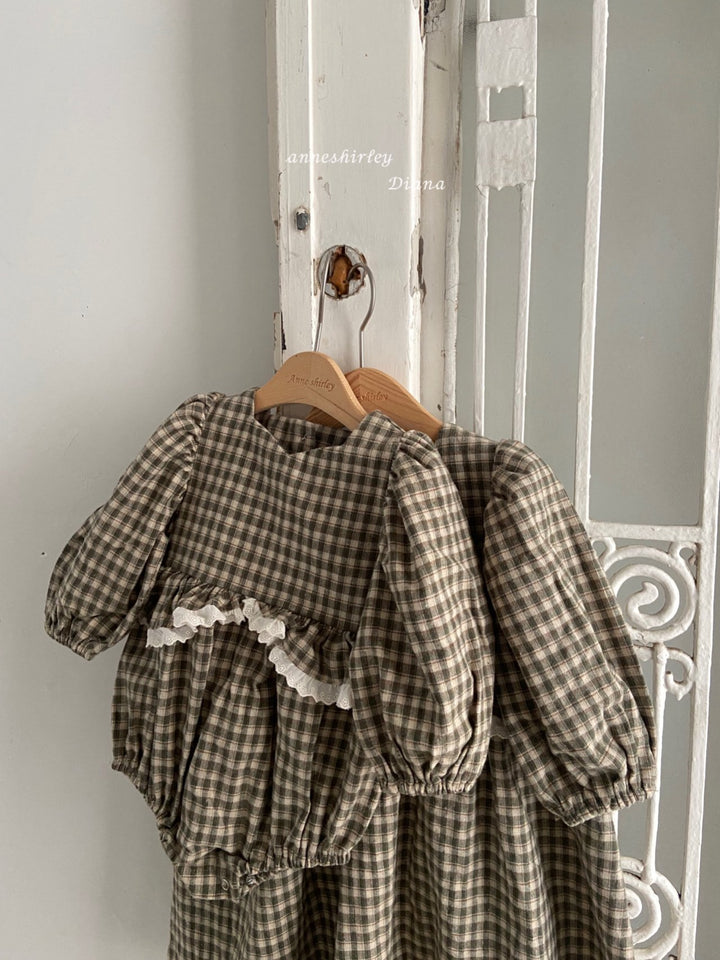 Dress suit