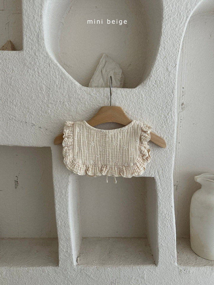 Lace bib