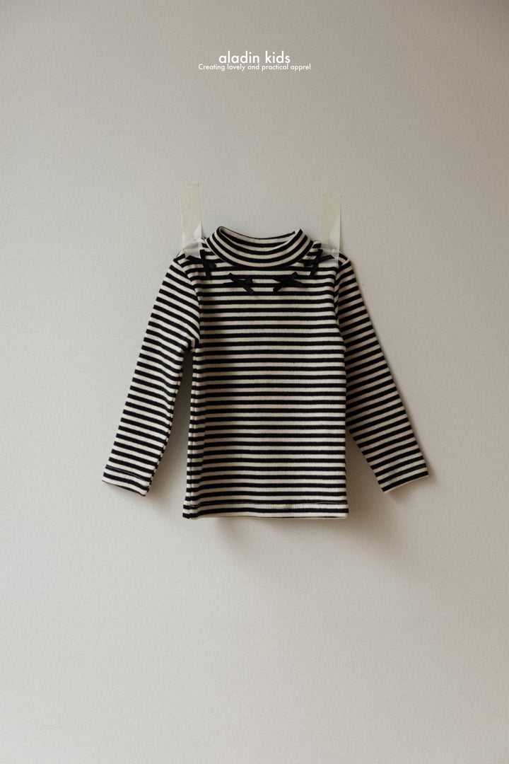 Single layer ribbon tee