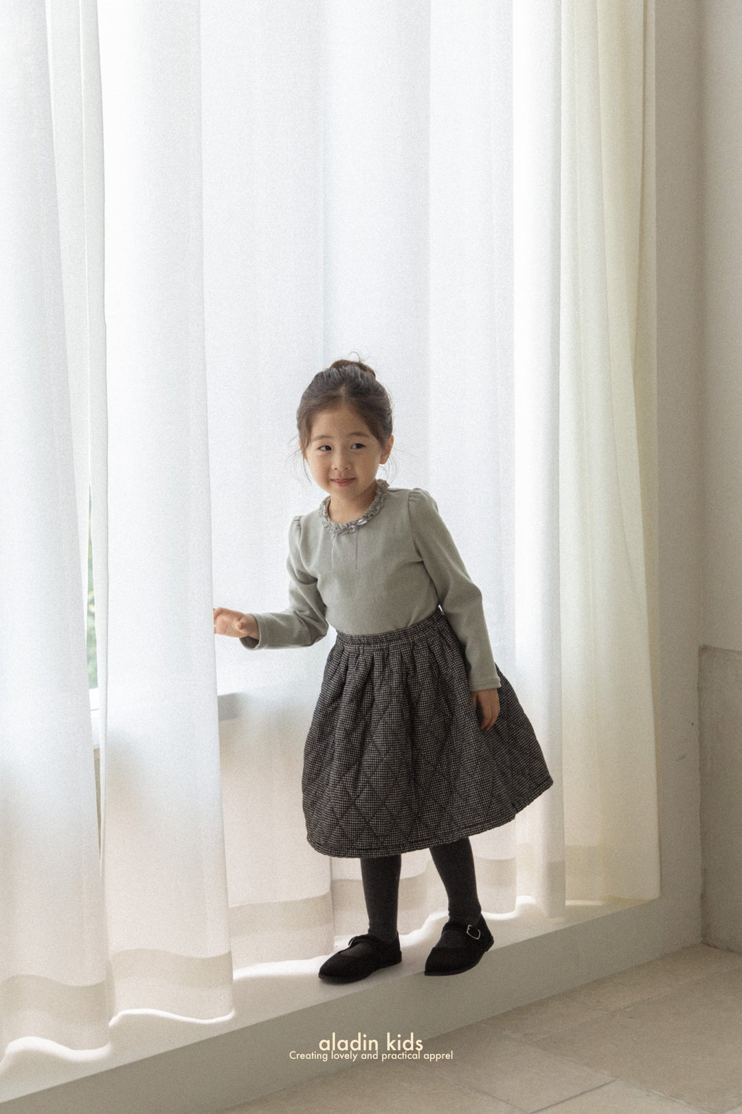 Padded pleated skirt