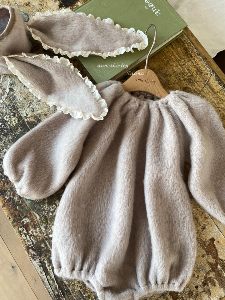 Lovely rabbit lace suit
