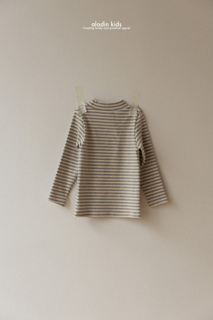 Single layer ribbon tee