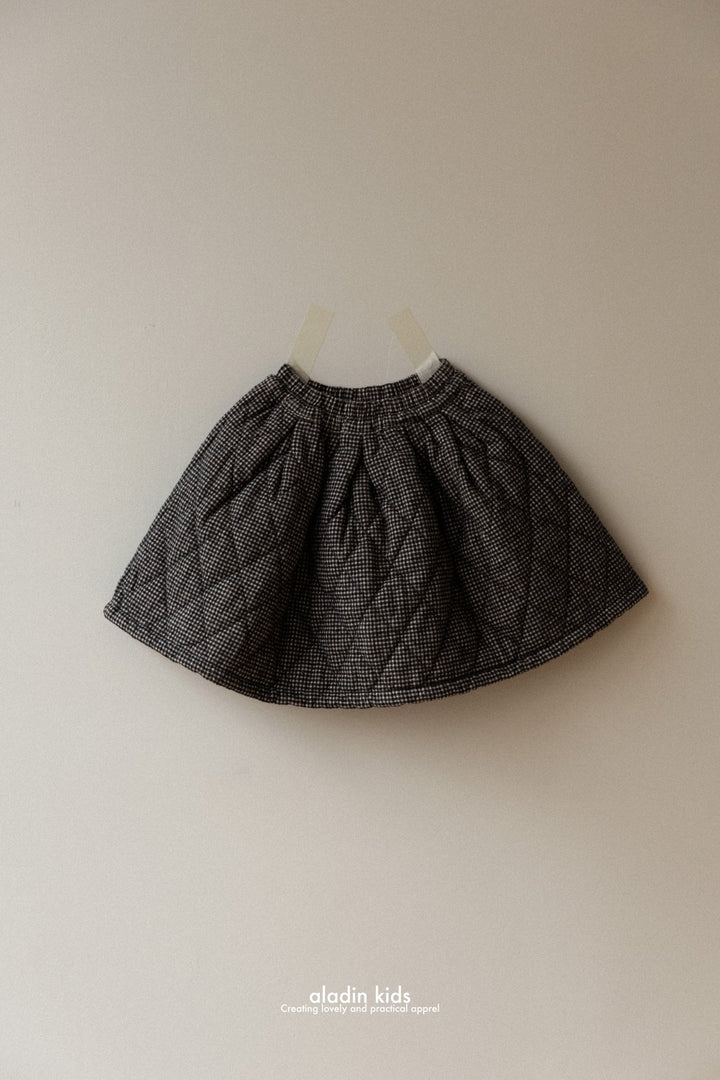 Padded pleated skirt