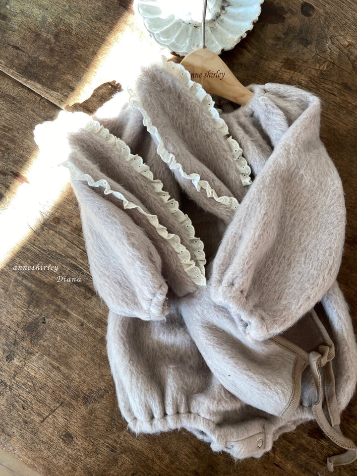 Lovely rabbit lace suit