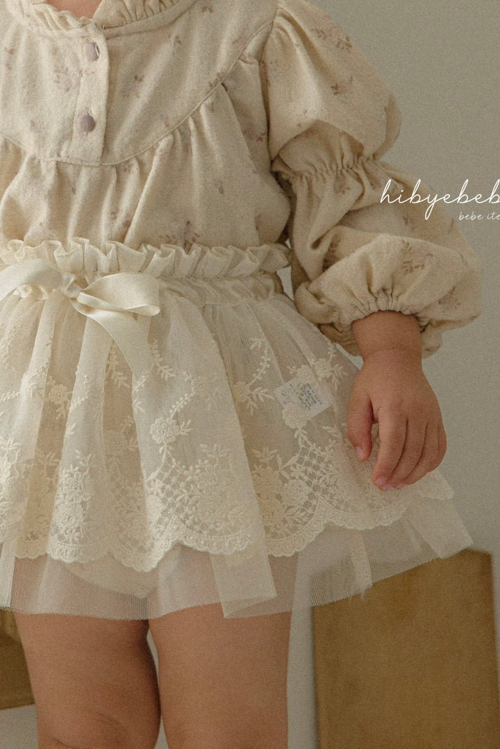 Ashleigh lace skirt