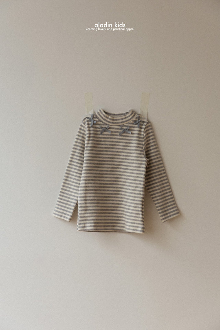 Single layer ribbon tee